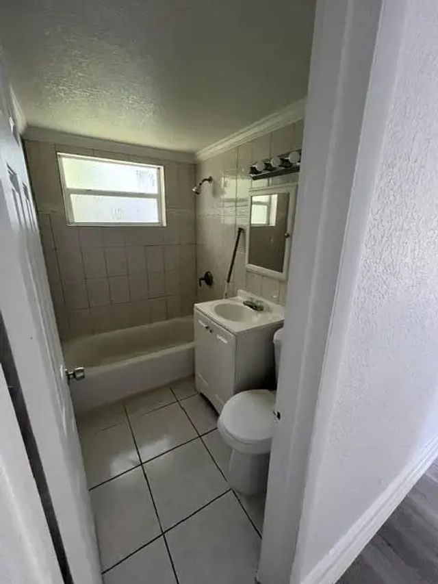3 of 6 - 3150 Nw 3rd Street, Lauderhill, FL