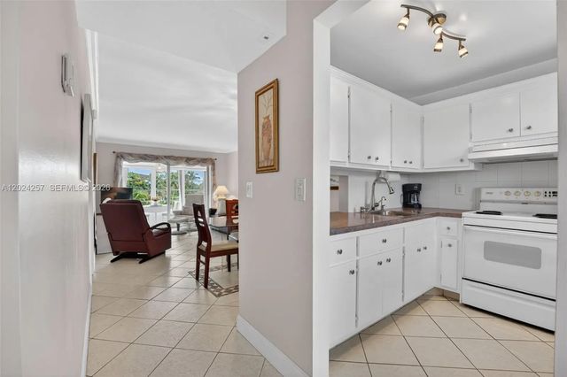2 of 35 - 2800 Nw 47th Terrace #303b, Lauderdale Lakes, FL