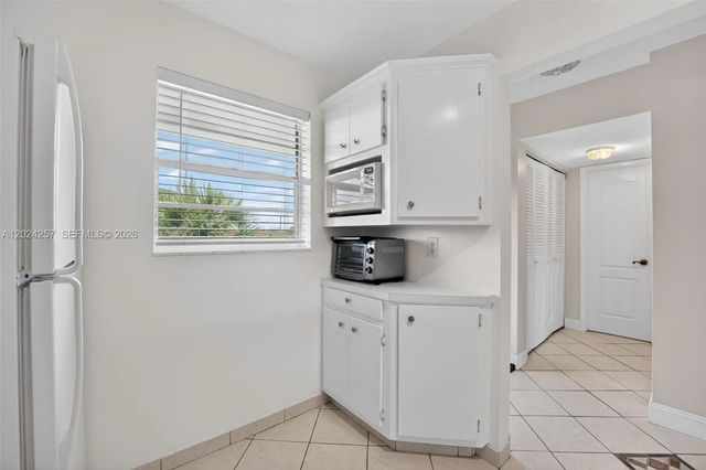 4 of 35 - 2800 Nw 47th Terrace #303b, Lauderdale Lakes, FL