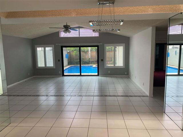 5 of 16 - 9760 Nw 18th Drive, Plantation, FL