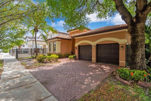 3 of 34 - 18122 Nw 91st Court, Hialeah, FL