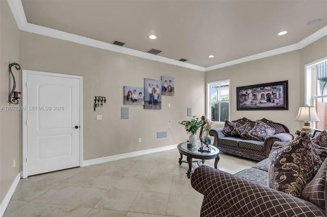 5 of 34 - 18122 Nw 91st Court, Hialeah, FL