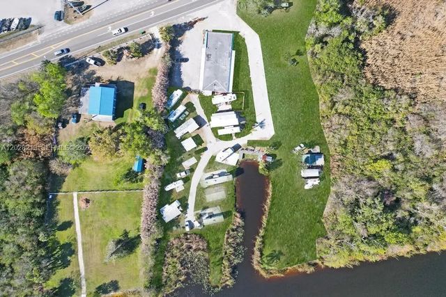 1422 Us Highway 441, Okeechobee