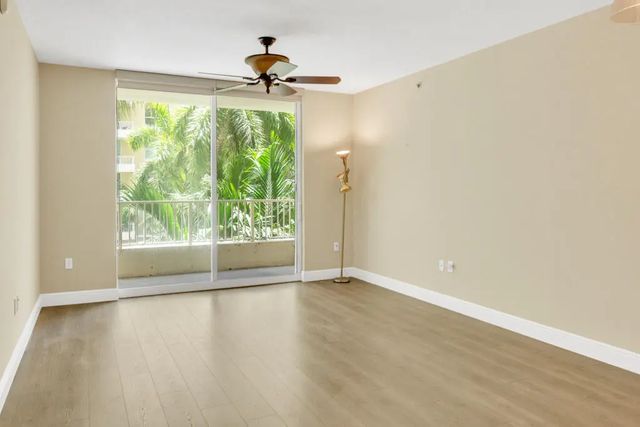 2 of 23 - 700 E Boynton Beach Boulevard #407, Boynton Beach, FL