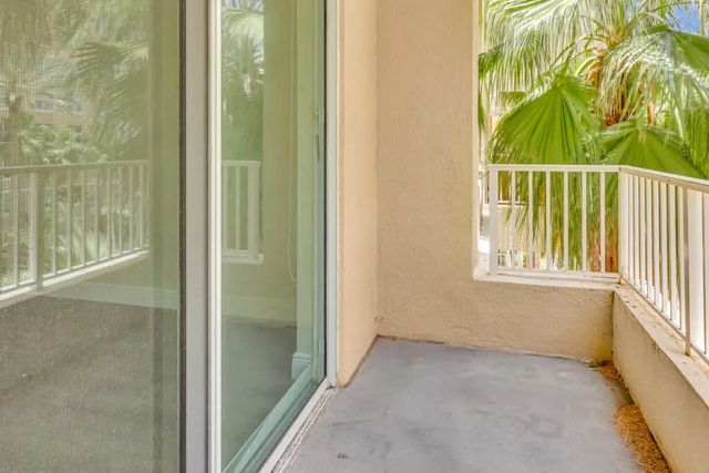 3 of 23 - 700 E Boynton Beach Boulevard #407, Boynton Beach, FL
