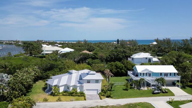 4 of 37 - 5157 Ne Shore Village Terrace, Hutchinson Island, FL