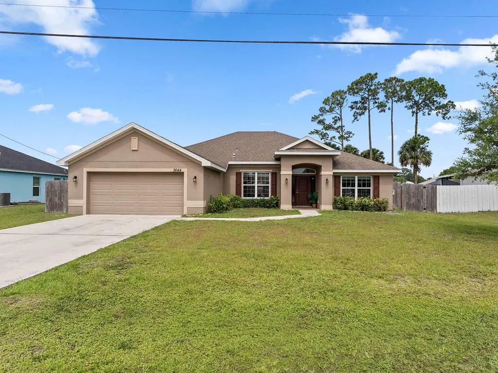 3644 Sw Ballweg Street, Port St. Lucie
