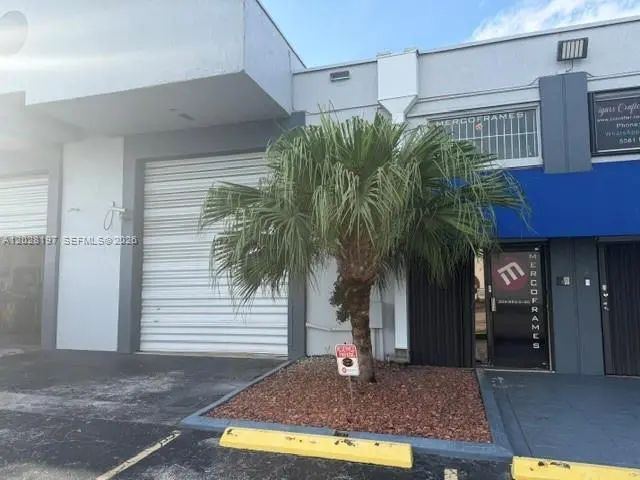 5555 Nw 74th Avenue #5555, Miami