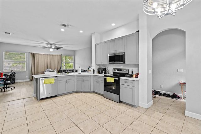 4 of 24 - 849 Sw Nichols Terrace, Port St. Lucie, FL
