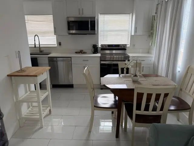 4 of 16 - 1015 S K Street, Lake Worth Beach, FL