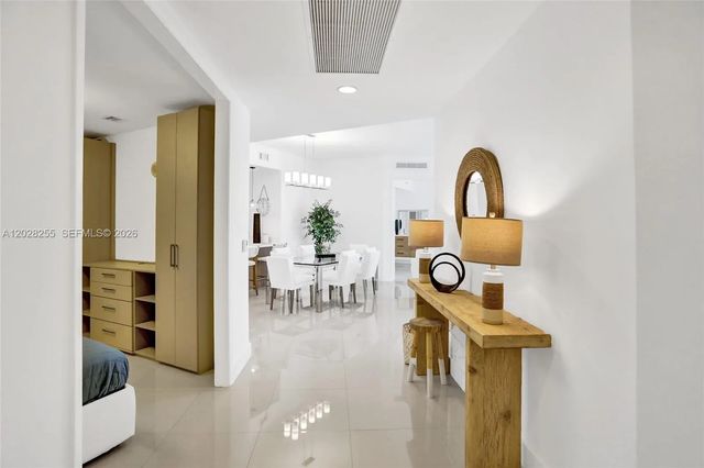 4 of 48 - 15901 Collins Avenue #2807, Sunny Isles Beach, FL
