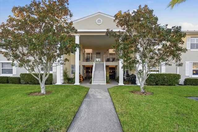 428 Grove Isle Circle #9, Vero Beach