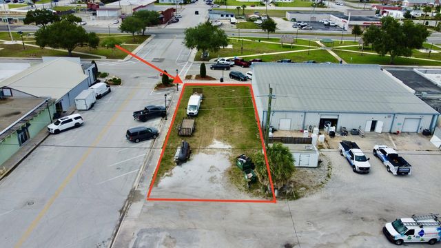 2 of 9 - 205 Sw Park Street, Okeechobee, FL