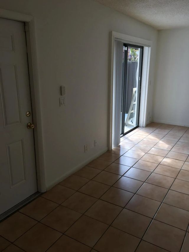 4 of 17 - 2233 White Pine Circle #d, Greenacres, FL