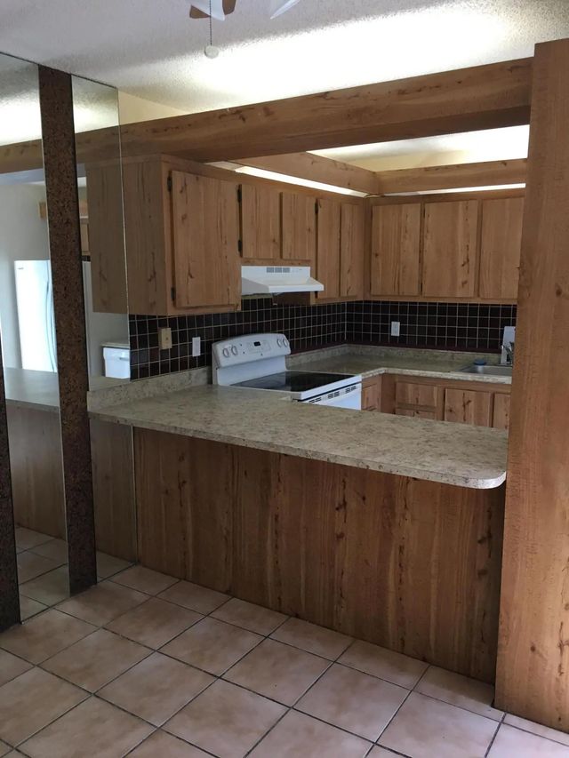 5 of 17 - 2233 White Pine Circle #d, Greenacres, FL
