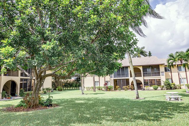 4 of 31 - 311 Pine Ridge Circle #b-1, Greenacres, FL