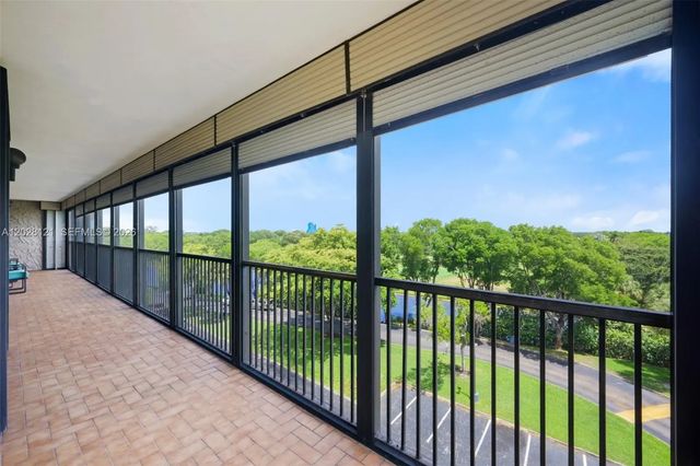 2804 N 46th Avenue #c630, Hollywood