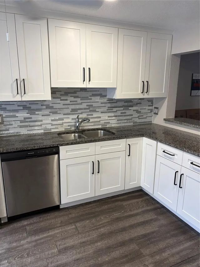 4 of 17 - 9810 Nw 10th Street #88, Pembroke Pines, FL