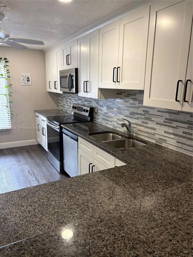 5 of 17 - 9810 Nw 10th Street #88, Pembroke Pines, FL
