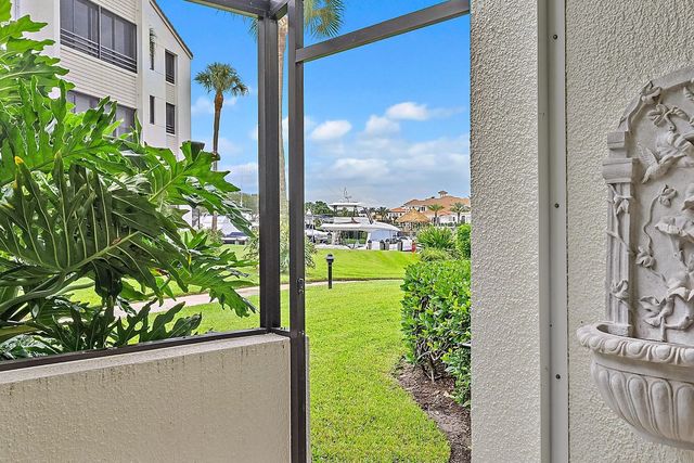 3 of 48 - 811 Oak Harbour Drive, Juno Beach, FL