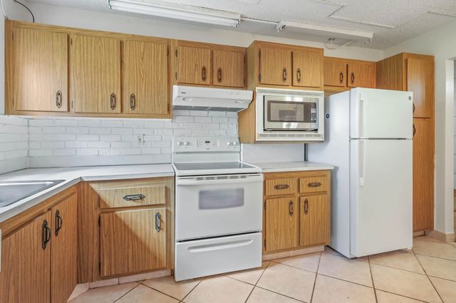 4 of 44 - 3951 Via Poinciana #112, Lake Worth, FL