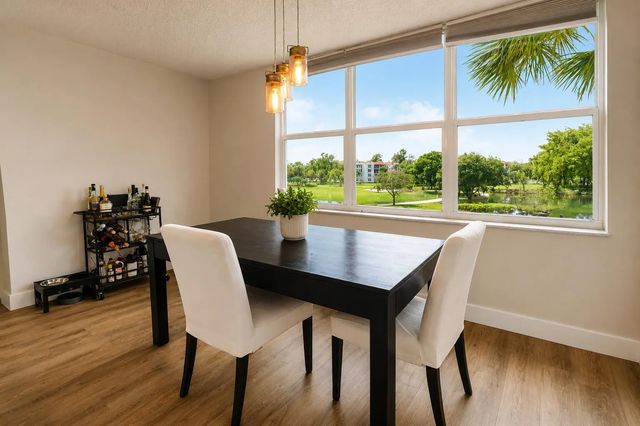 4 of 21 - 9491 Evergreen Place #307, Davie, FL