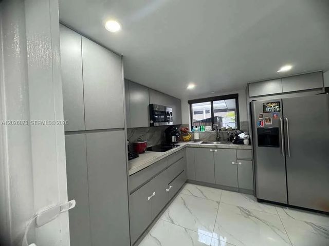 5 of 25 - 8430 Nw 8th Street #b11, Miami, FL