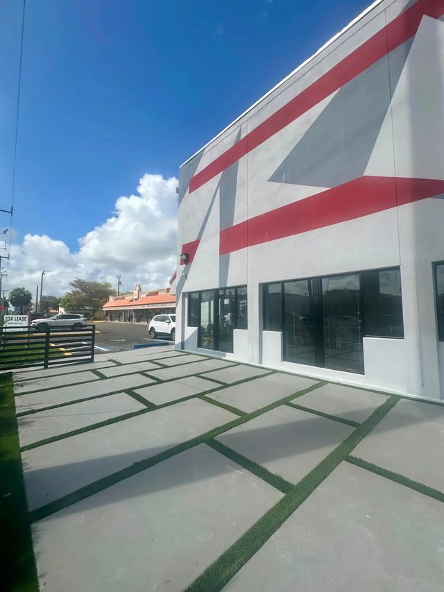 2 of 13 - 9 N Dixie Highway, Hallandale Beach, FL