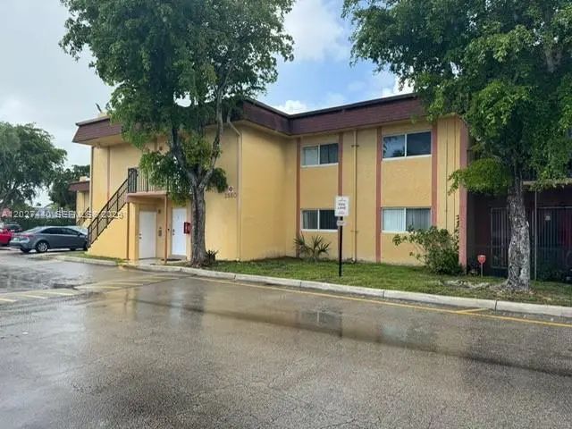 2854 Nw 55th Avenue #2b, Lauderhill