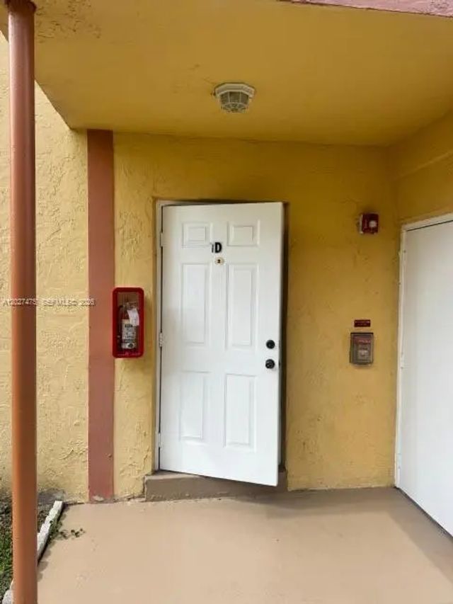 3 of 16 - 2850 Nw 55th Avenue #1d, Lauderhill, FL