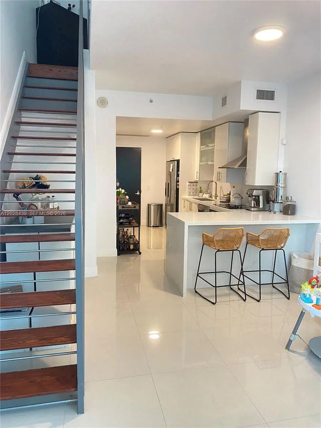 60 Sw 13th Street #2212, Miami