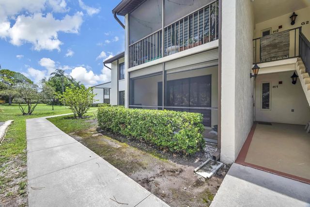1485 Sw Silver Pine Way #107 H-1, Palm City