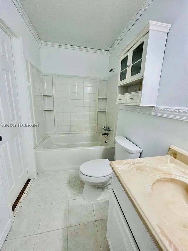 4 of 8 - 5809 Nw 21st Street #20-a, Lauderhill, FL