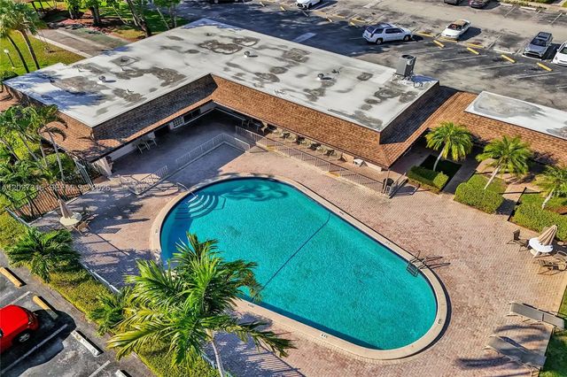 4 of 41 - 2441 Sw 82nd Avenue #205, Davie, FL