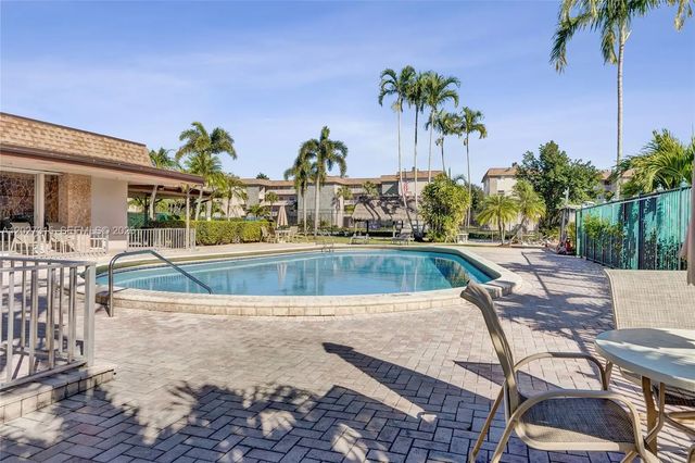 5 of 41 - 2441 Sw 82nd Avenue #205, Davie, FL