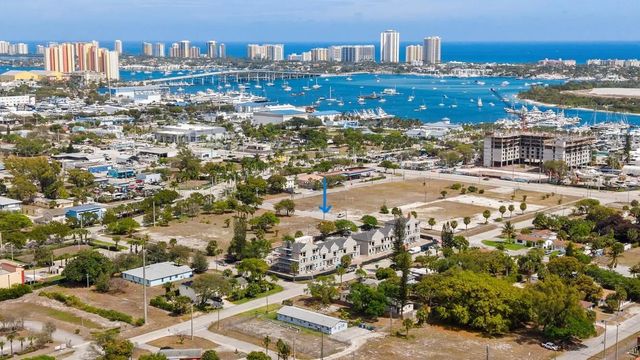 4 of 7 - 132 W 11th Street, Riviera Beach, FL