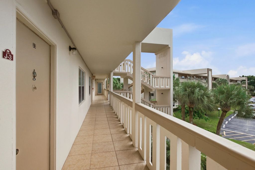 2905 Victoria Place #j3, Coconut Creek