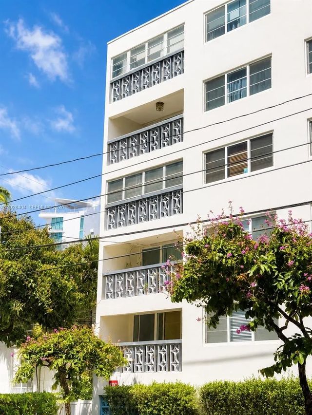 2 of 11 - 1400 Lincoln Road #301, Miami Beach, FL