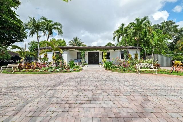 13700 N Miami Avenue, Miami