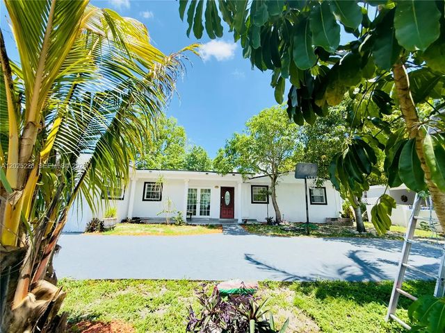 3 of 40 - 4521 Nw 179th Street, Miami Gardens, FL