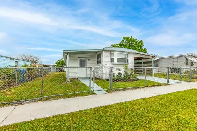 3 of 32 - 2531 Chatham Way Ne, Palm Bay, FL