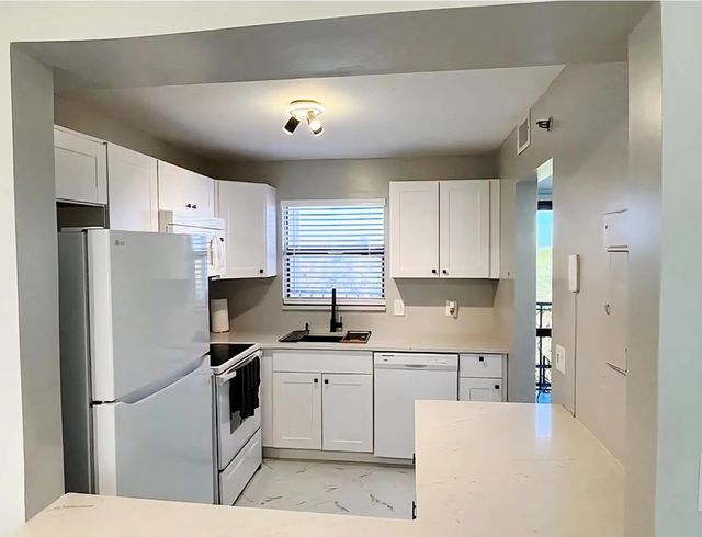 4640 W Lucerne Lakes Blvd Boulevard #505, Lake Worth