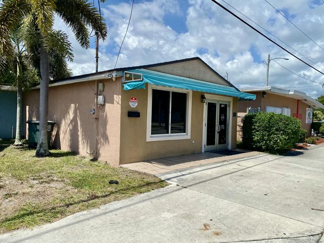 2 of 4 - 2017 Ave D, Fort Pierce, FL