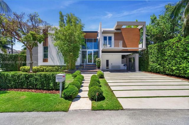625 Curtiswood Drive, Key Biscayne