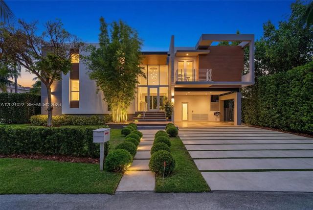 2 of 48 - 625 Curtiswood Drive, Key Biscayne, FL