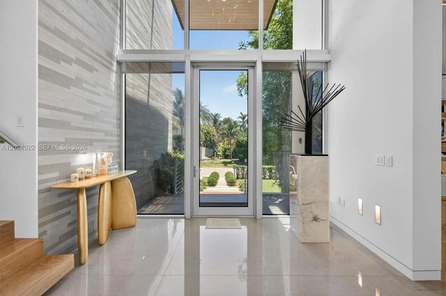 3 of 48 - 625 Curtiswood Drive, Key Biscayne, FL