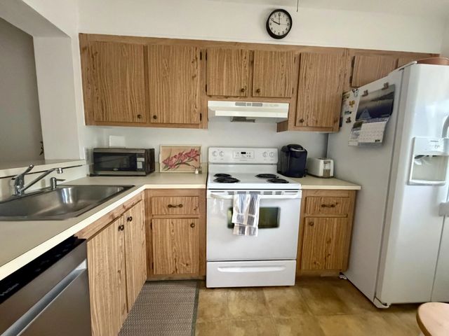2 of 36 - 4245 N Hwy A1a #8, Fort Pierce, FL
