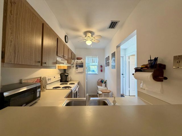 3 of 36 - 4245 N Hwy A1a #8, Fort Pierce, FL