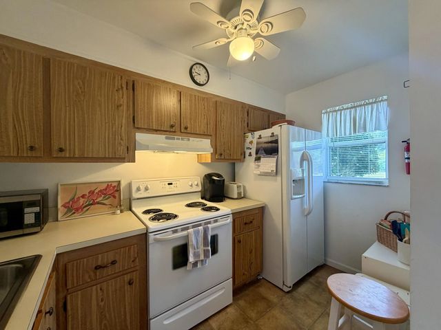 4 of 36 - 4245 N Hwy A1a #8, Fort Pierce, FL