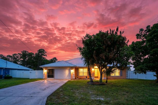 1692 Sw Lofgren Avenue, Port St. Lucie